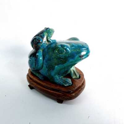 CARVED STONE FROGS