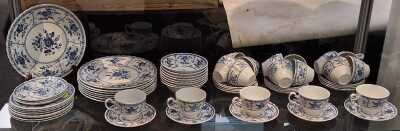 DINNER SERVICE
