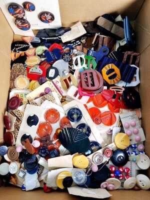 BUTTONS & BUCKLES