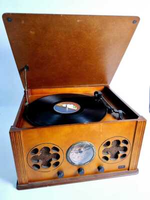 RECORD PLAYER