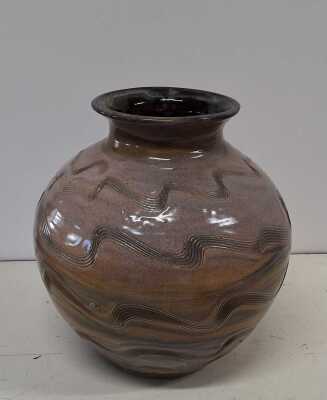 STUDIO POTTERY