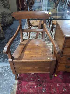 COMMODE CHAIR