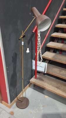 STANDARD LAMP