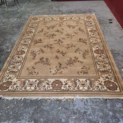 FLOOR RUG