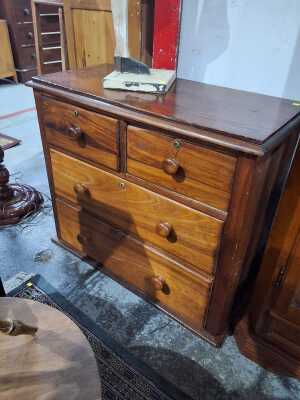 CHEST OF DRAWERS