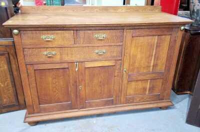 SIDEBOARD