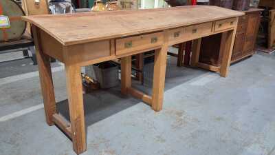 DRAUGHTING TABLE