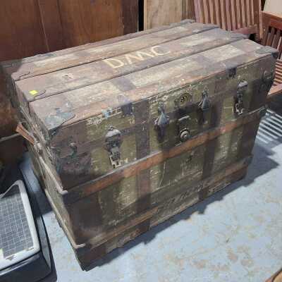 SHIPPING TRUNK