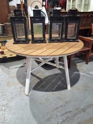 OUTDOOR TABLE