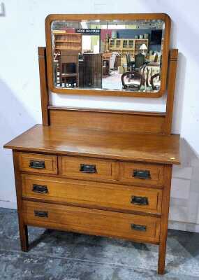 DRESSING CHEST