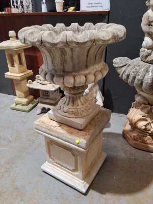CONCRETE URN