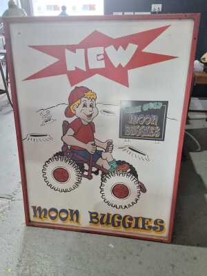 ADVERTISING SIGN