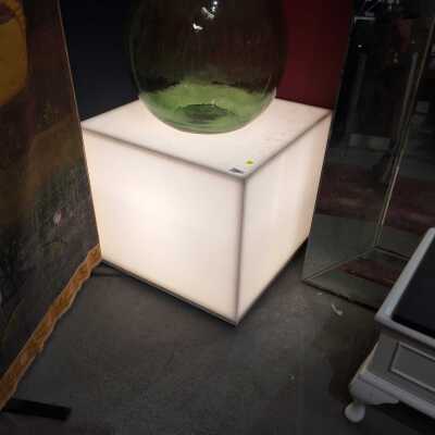 LIGHT BOX