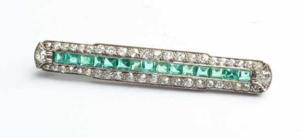 DIAMOND & EMERALD BROOCH