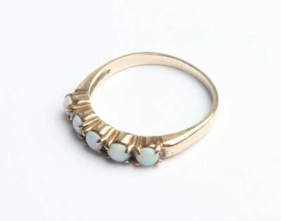 GOLD OPAL RING