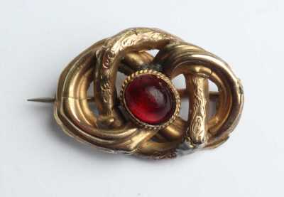 GOLD BROOCH