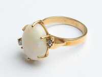 GOLD OPAL RING
