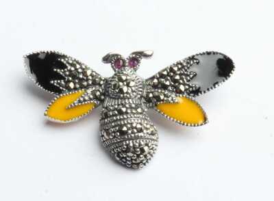 BEE BROOCH