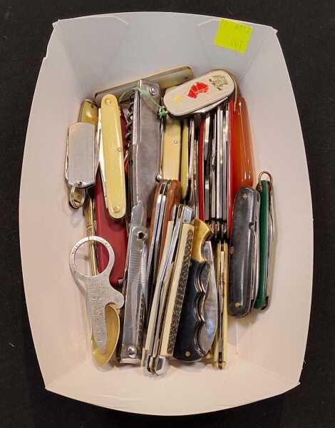 POCKET KNIVES