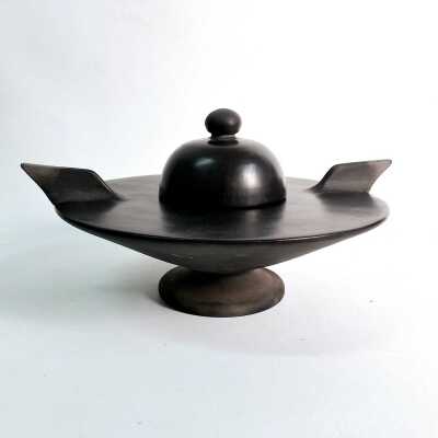 LIDDED VESSEL