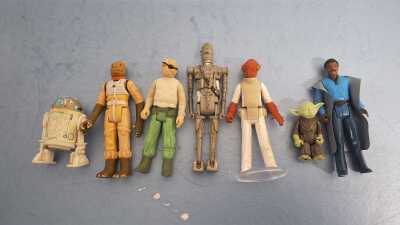 STAR WARS FIGURES