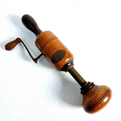 THE HAND VIBRATER