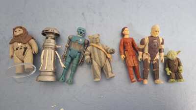 STAR WARS FIGURES